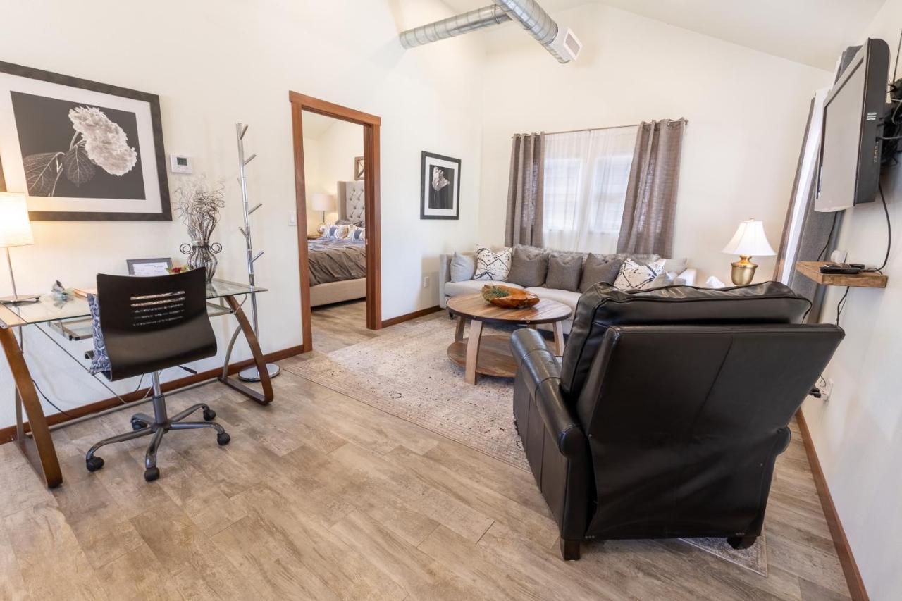 Modern Luxury Bungalow Steps From Dt Activities 래피드시티 외부 사진